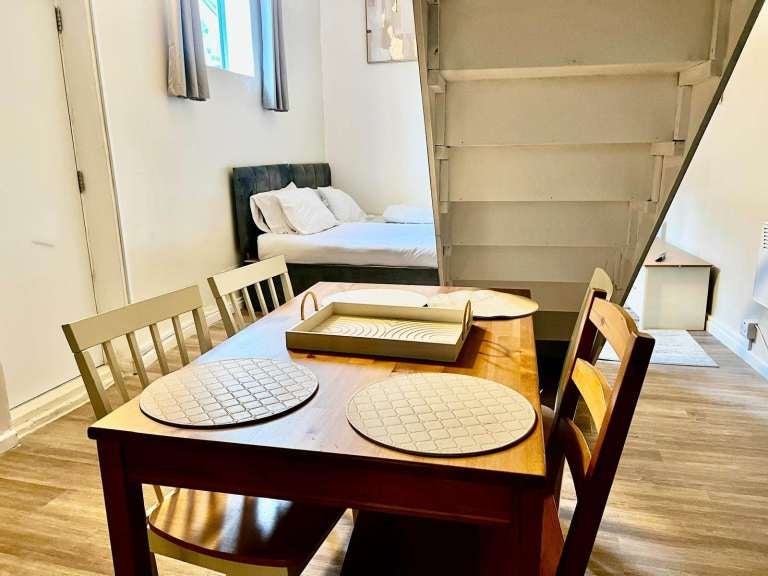 Flat Kimberley Place in Greater London