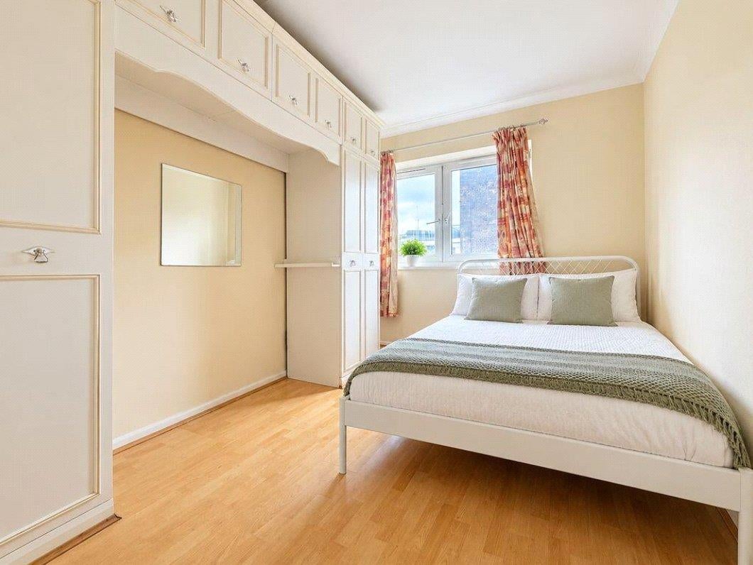 Flat Abbey Street in Greater London