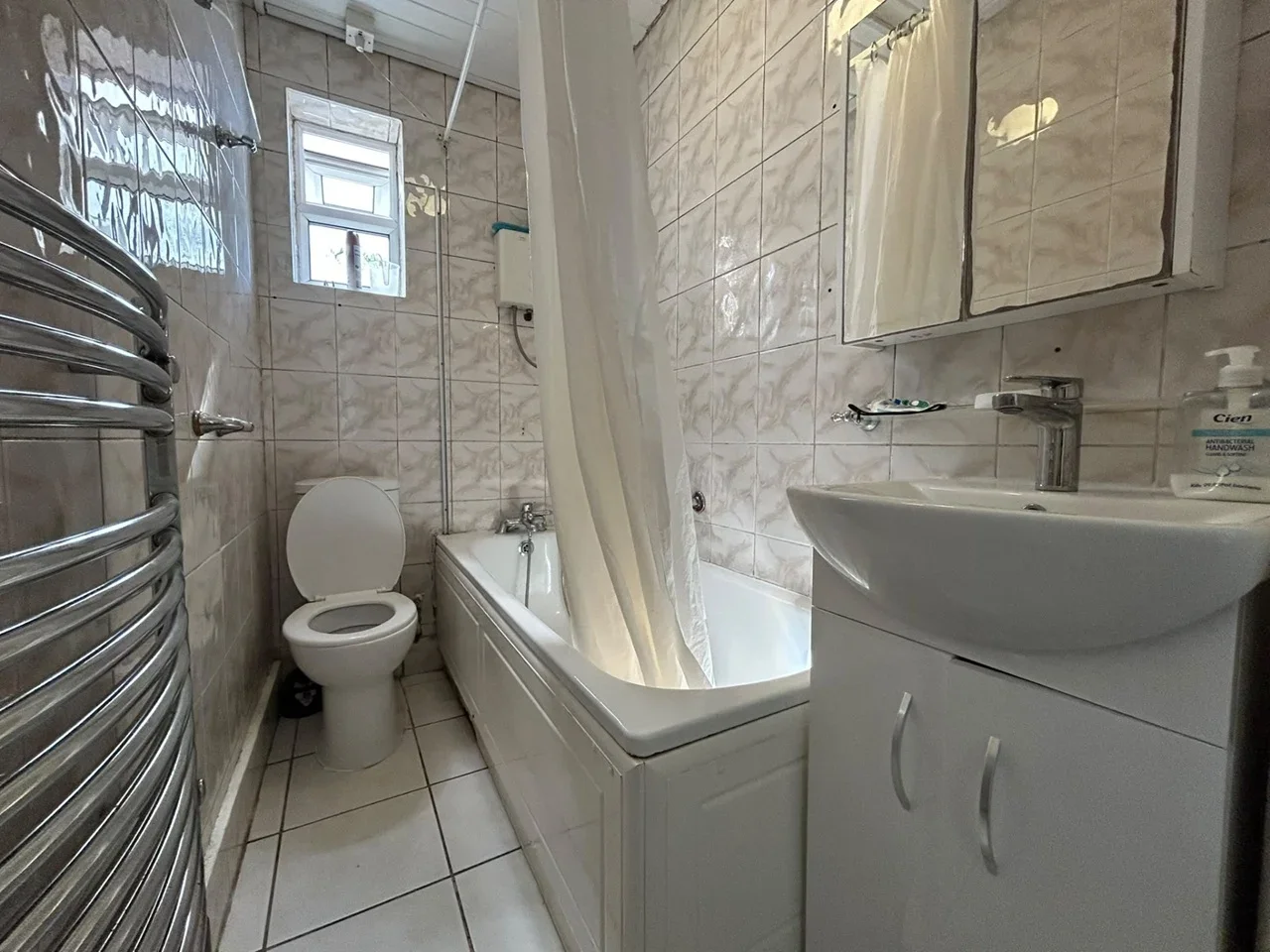 House Hunters Grove in Greater London