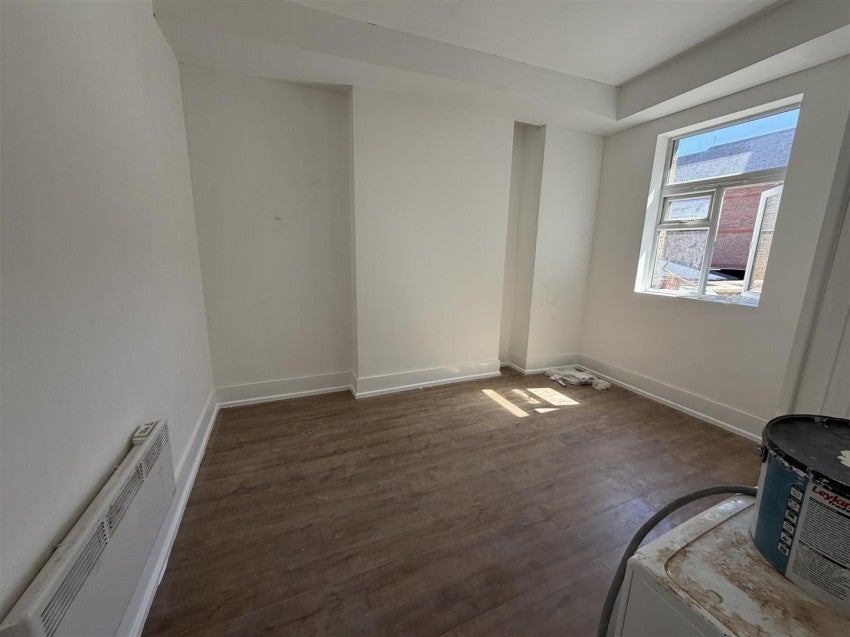 Room High Street in Greater London