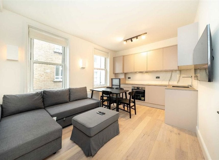 Flat Goodge Street in City of Westminster