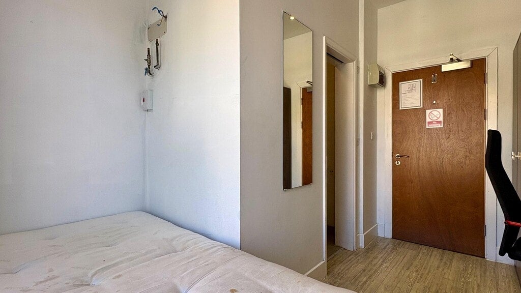 Room Camden Road in Greater London