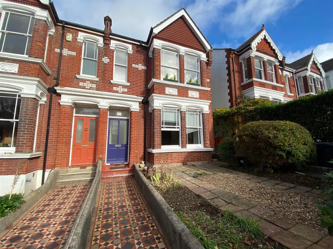 Flat Springfield Road in Brighton