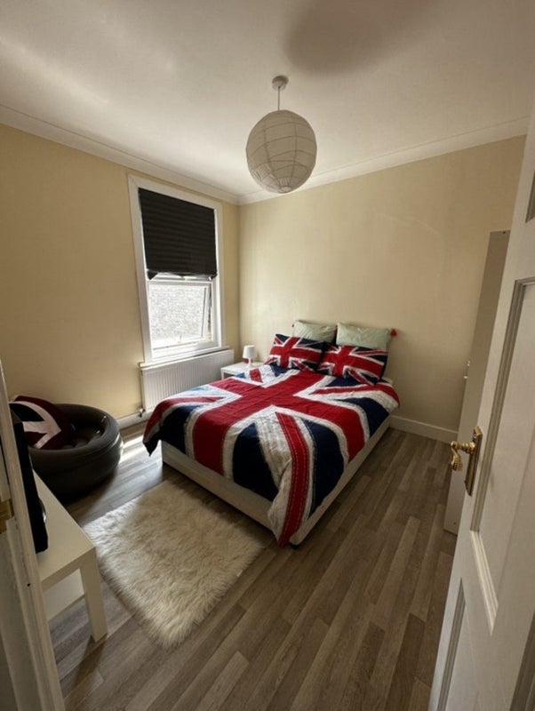 Room Lyttelton Road in Greater London