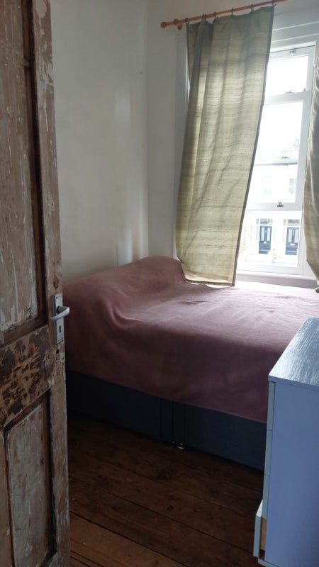 Room Sandringham Road in Greater London
