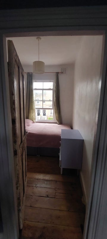 Room Sandringham Road in Greater London