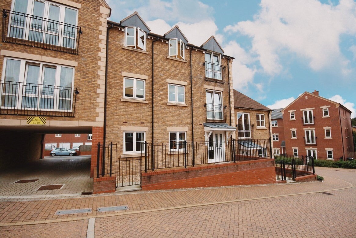 Flat Rosemary Drive in Cherwell District