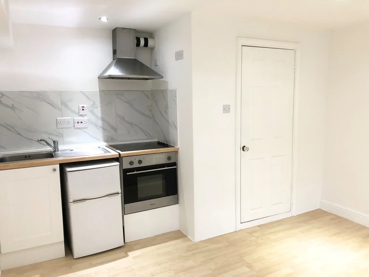 Room Merton Road in Greater London
