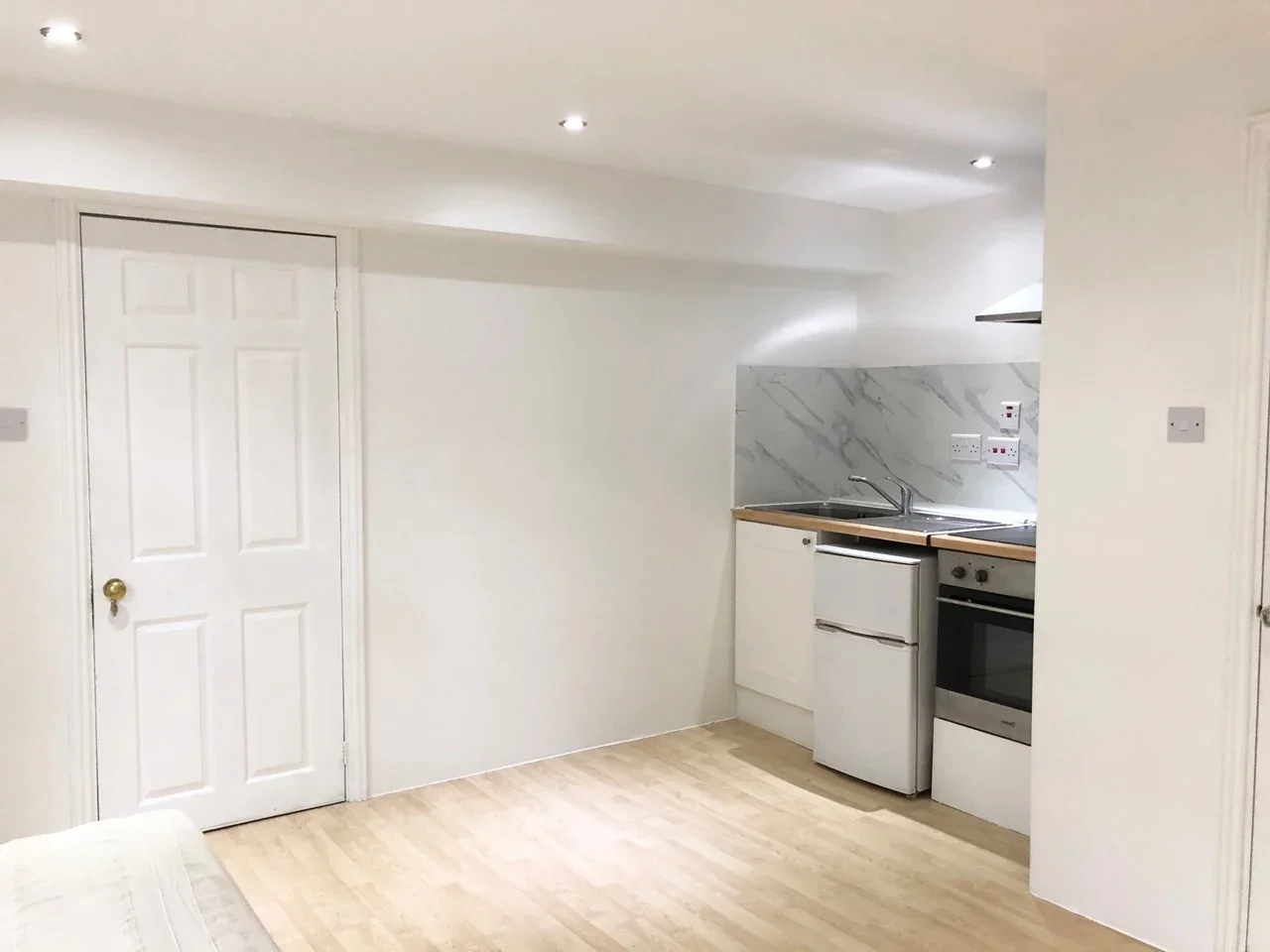 Room Merton Road in Greater London