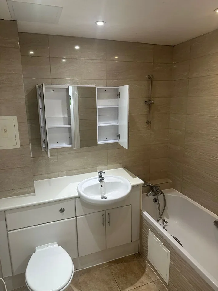 Room Bedfont Lane in Greater London