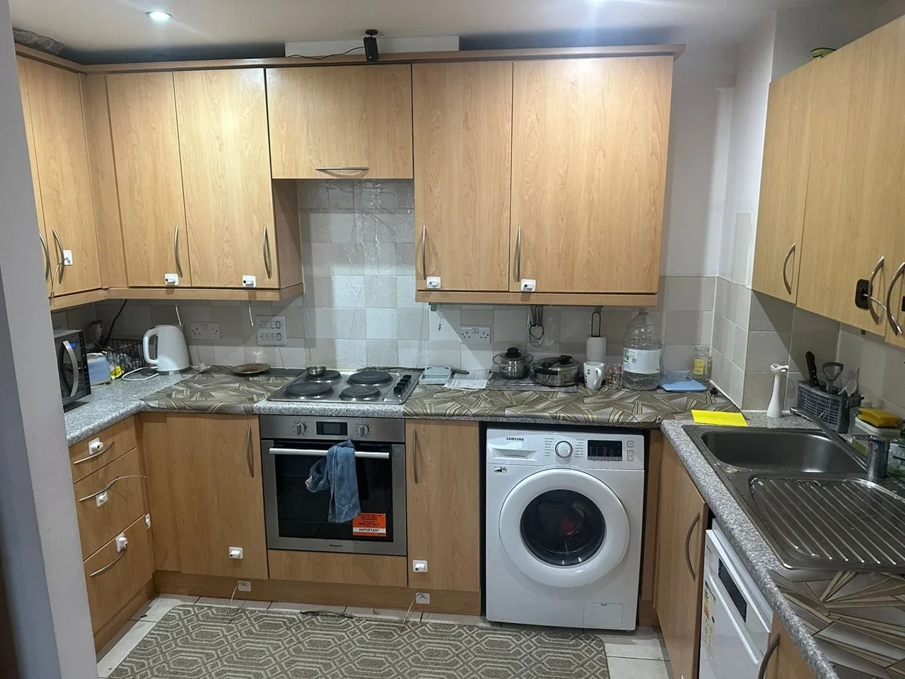 Room Bedfont Lane in Greater London