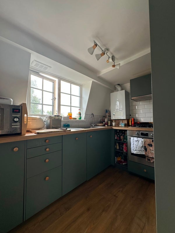 Room Lauriston Road in Greater London