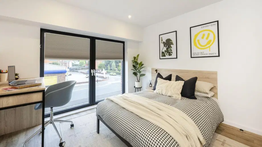 Flat Leylands Road in Leeds