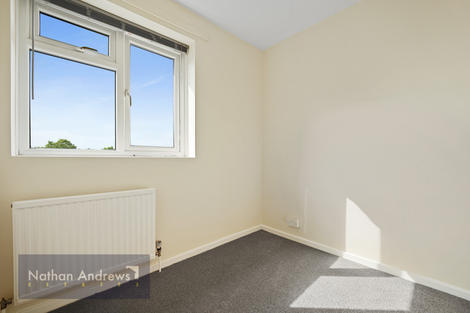 Flat Lyell Street in Greater London
