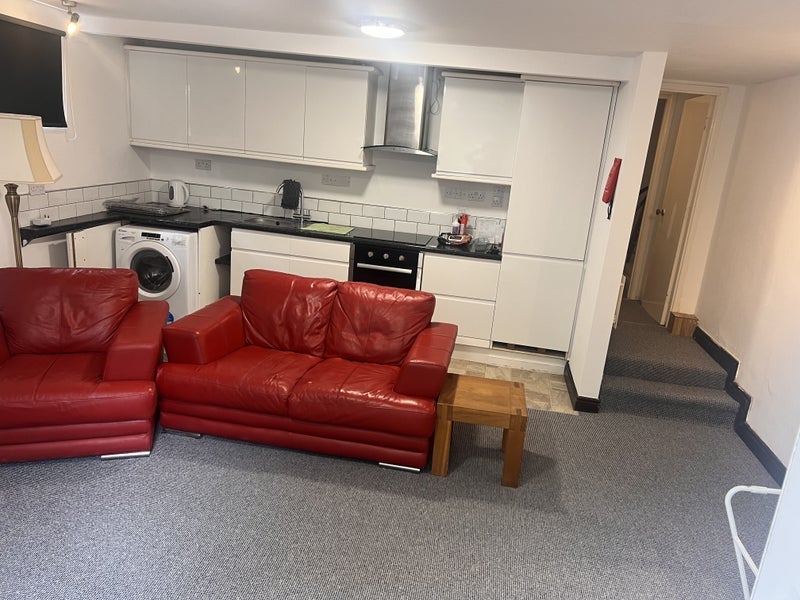 Flat Back Oakfield Terrace in Leeds
