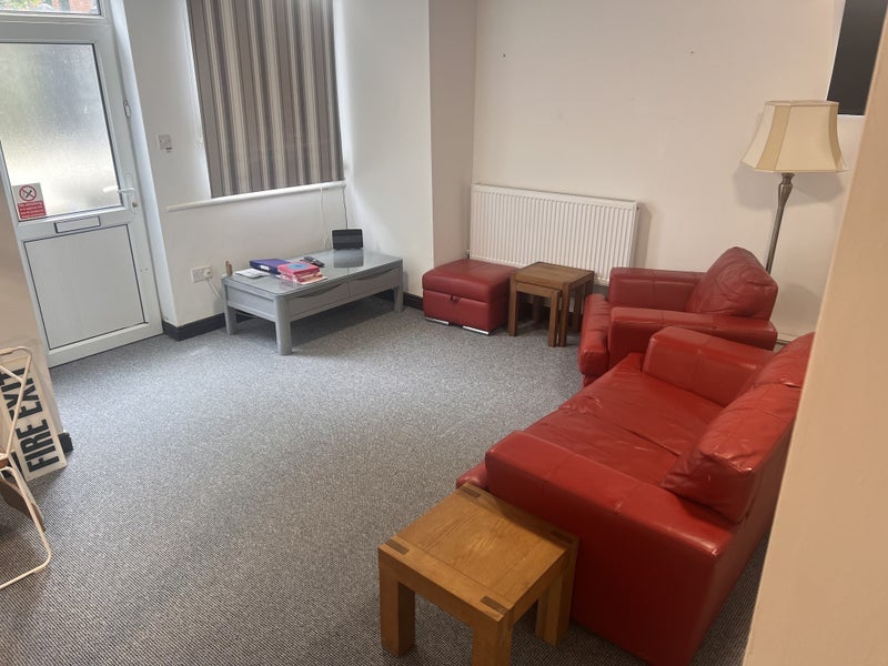 Flat Back Oakfield Terrace in Leeds