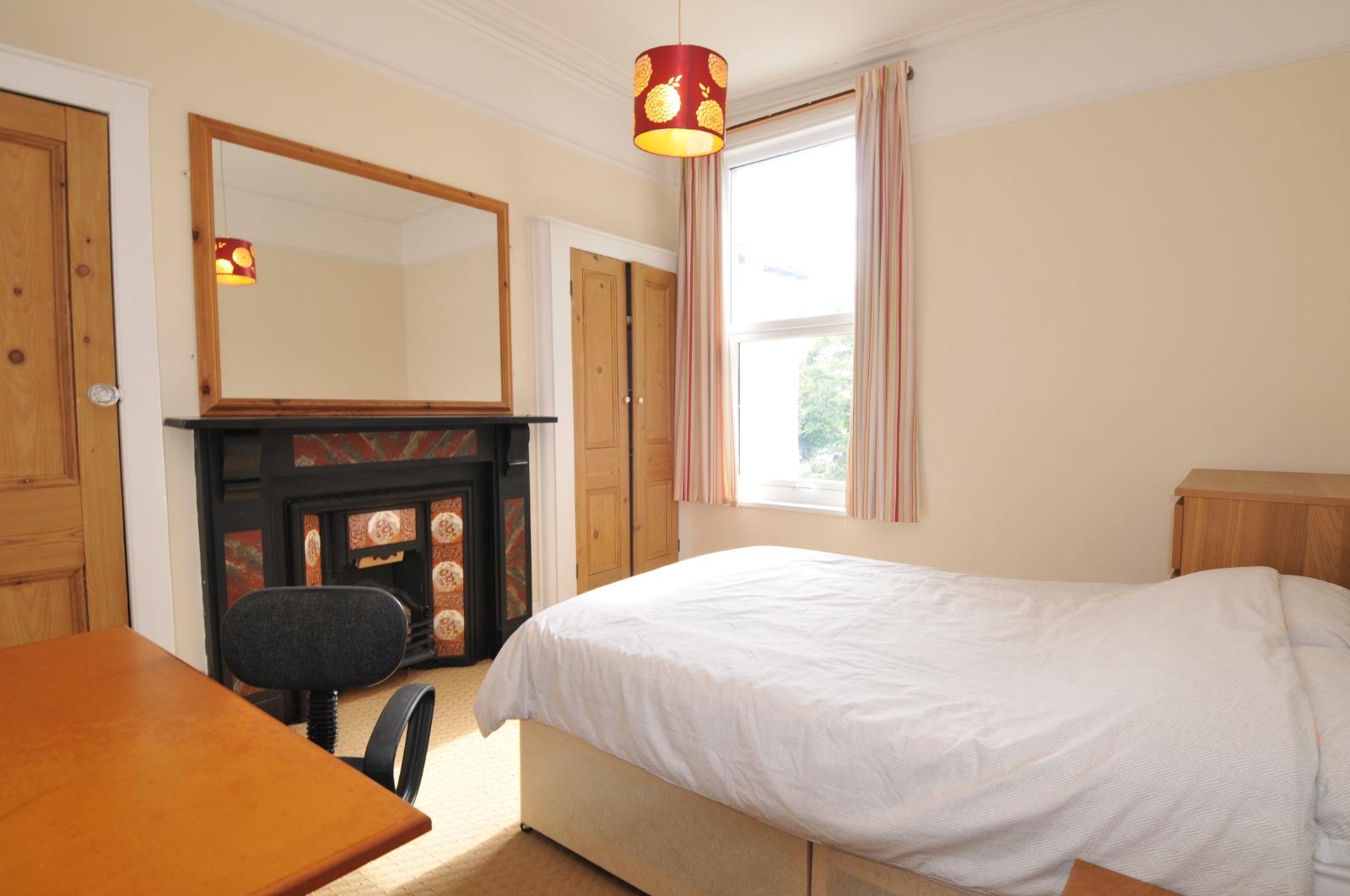 Room Beaumont Road in Plymouth