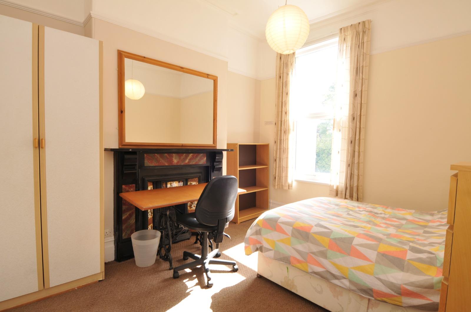 Room Beaumont Road in Plymouth