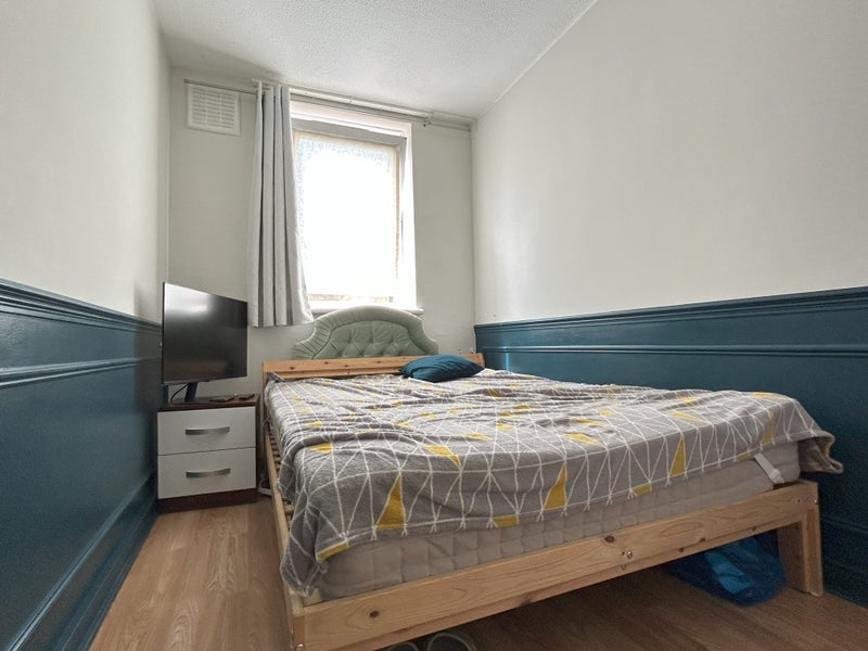 Room Culmore Road in Greater London