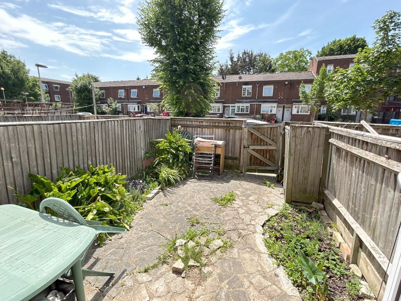 Room Culmore Road in Greater London