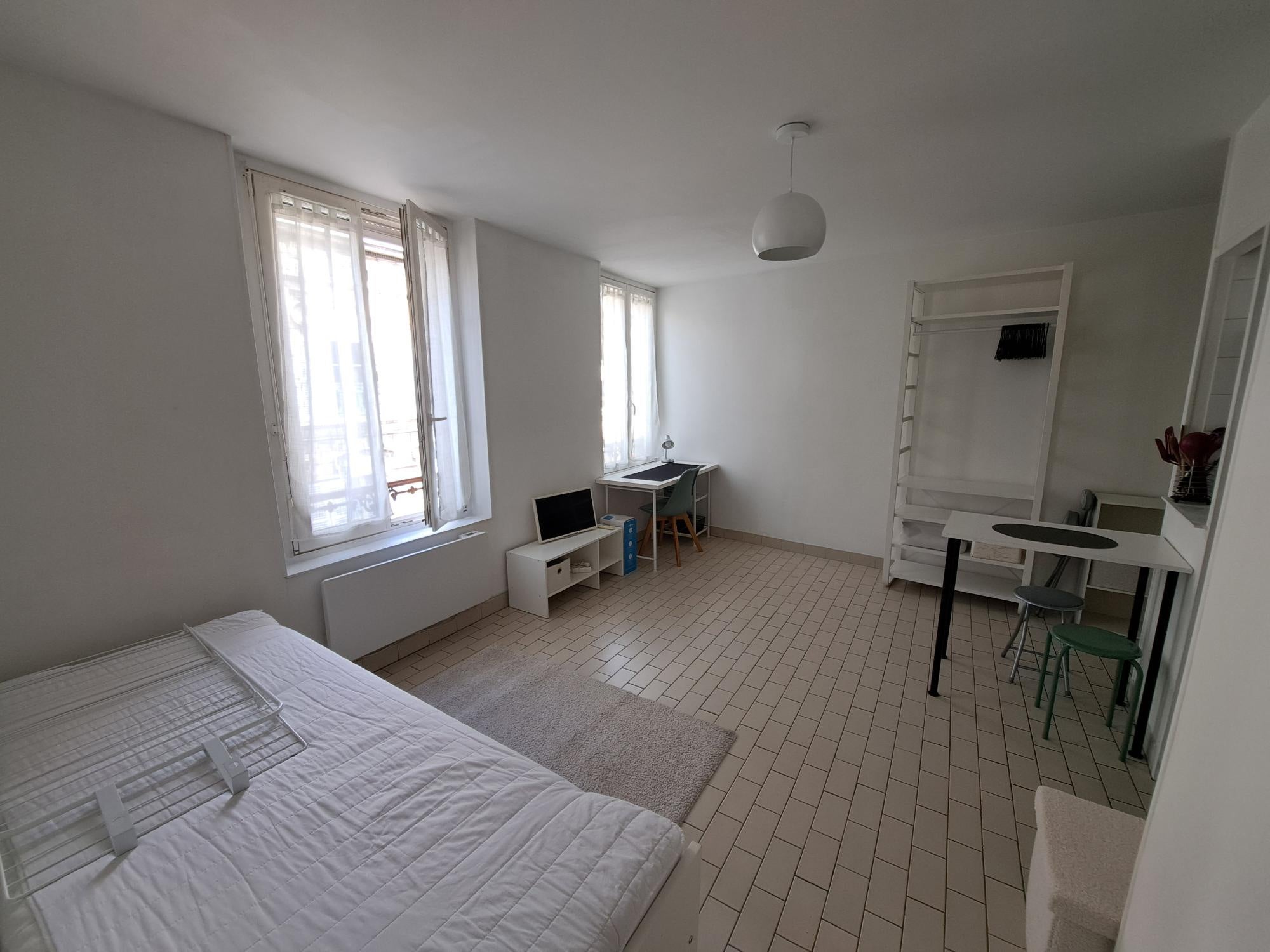 Flat Rue Marlot in Reims