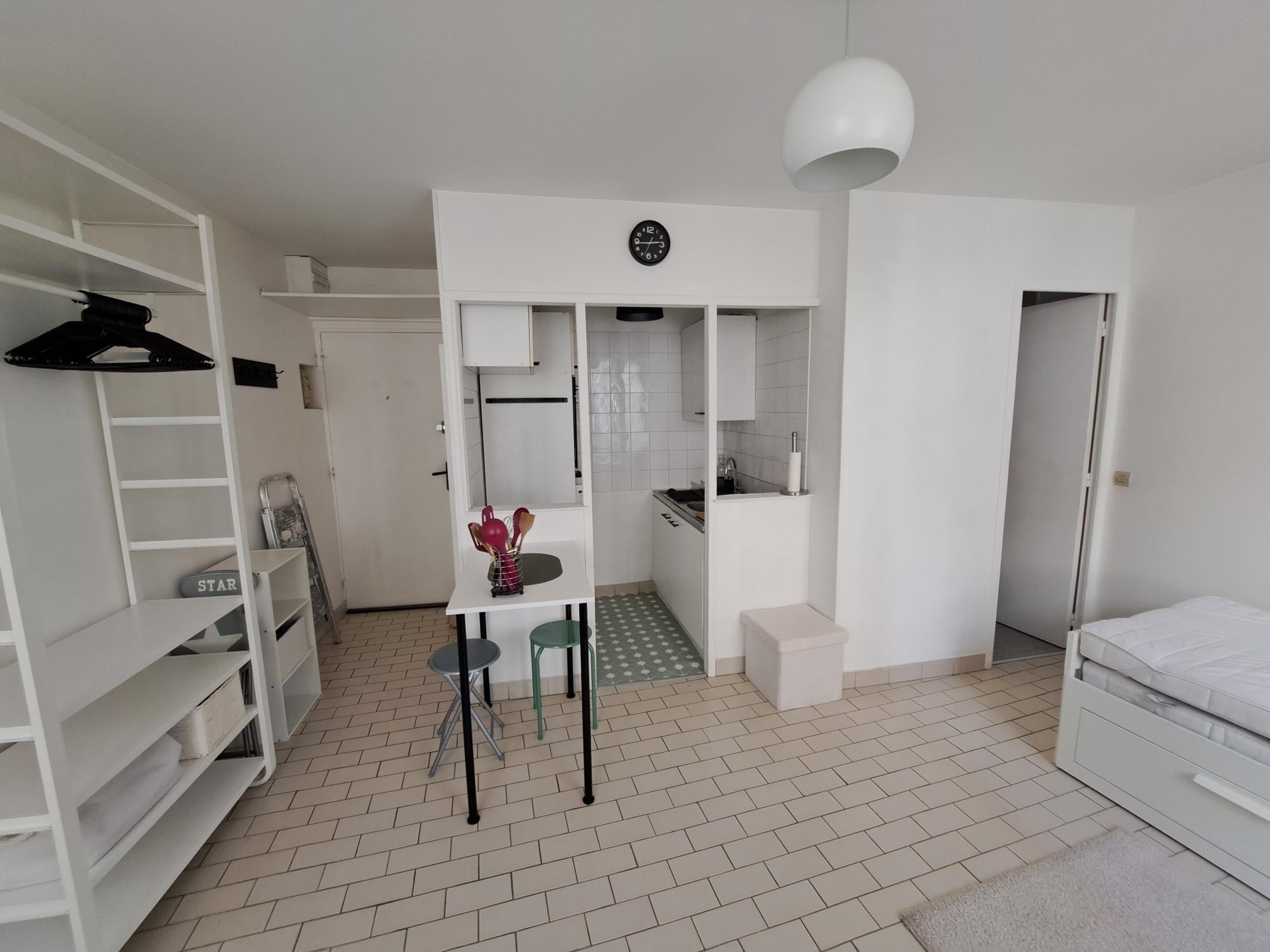 Flat Rue Marlot in Reims