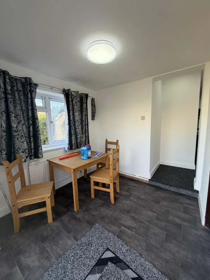 Room Belle Vue Road in Greater London