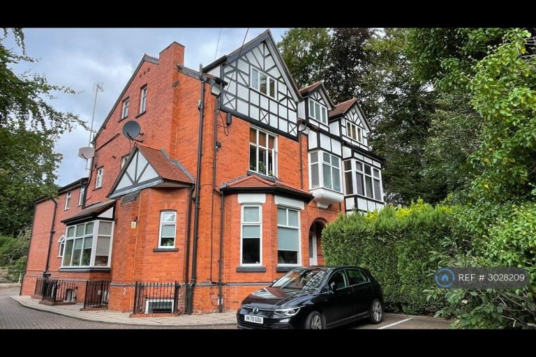 Room Wilmslow Road in Manchester