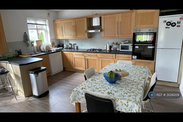 Room Wilmslow Road in Manchester