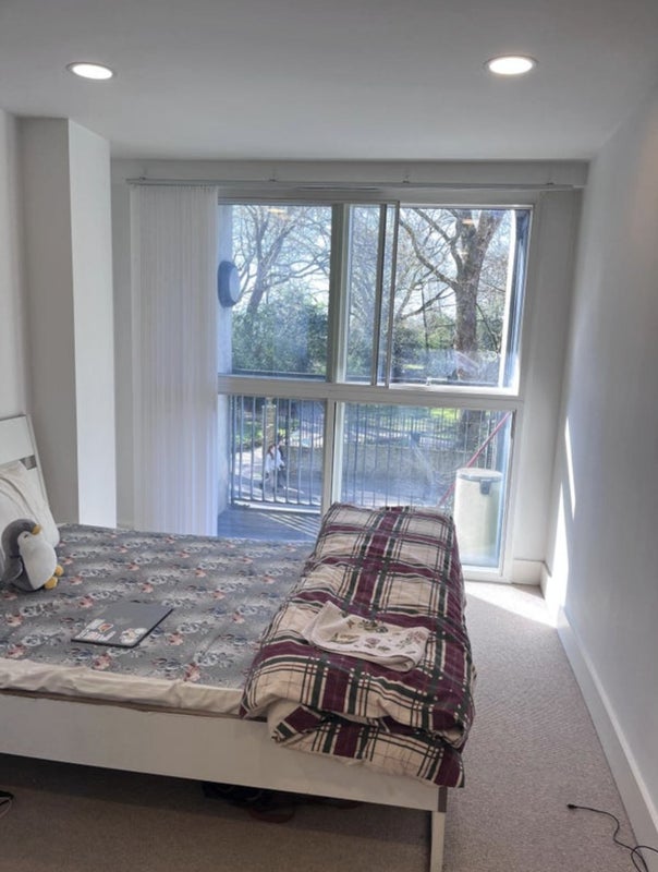Room Market Road in Greater London