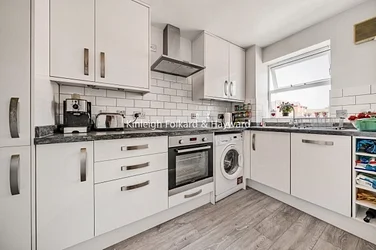 Flat Massingberd Way in Greater London