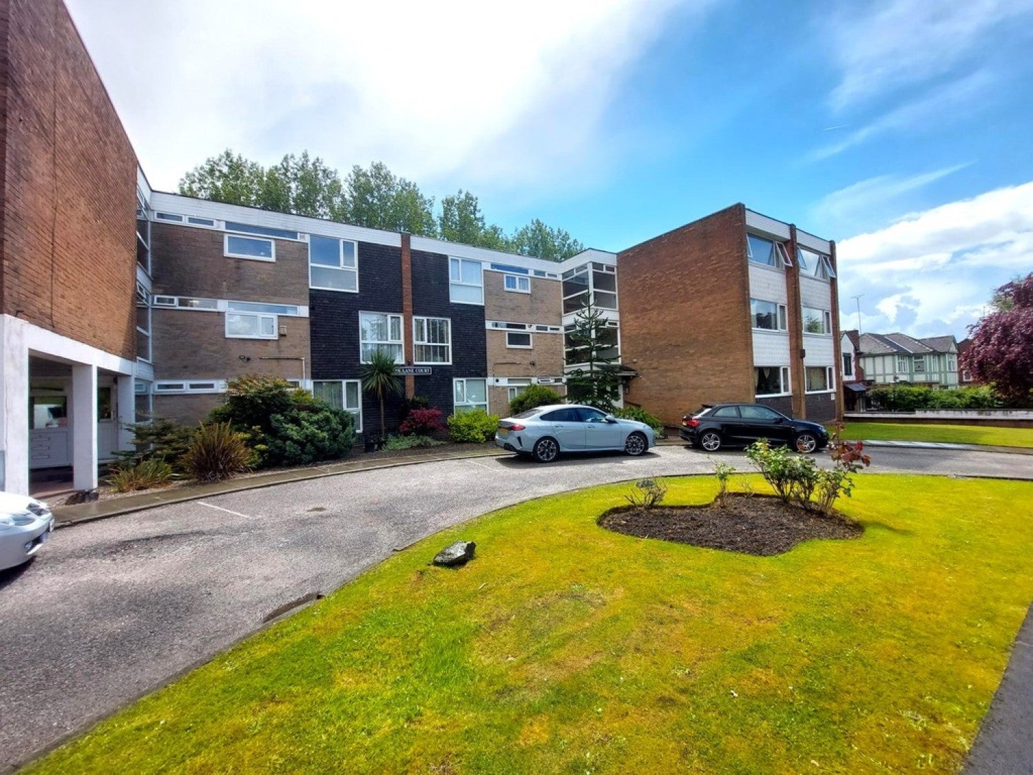 Flat Park Lane in Whitefield
