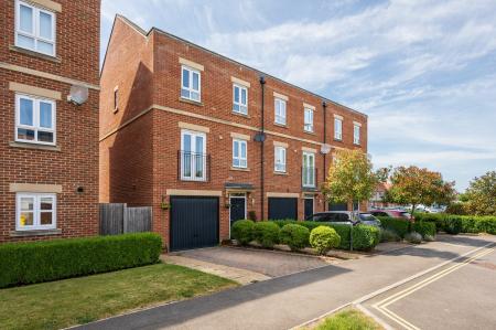 House Racecourse Road in Newbury