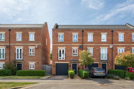 House Racecourse Road in Newbury