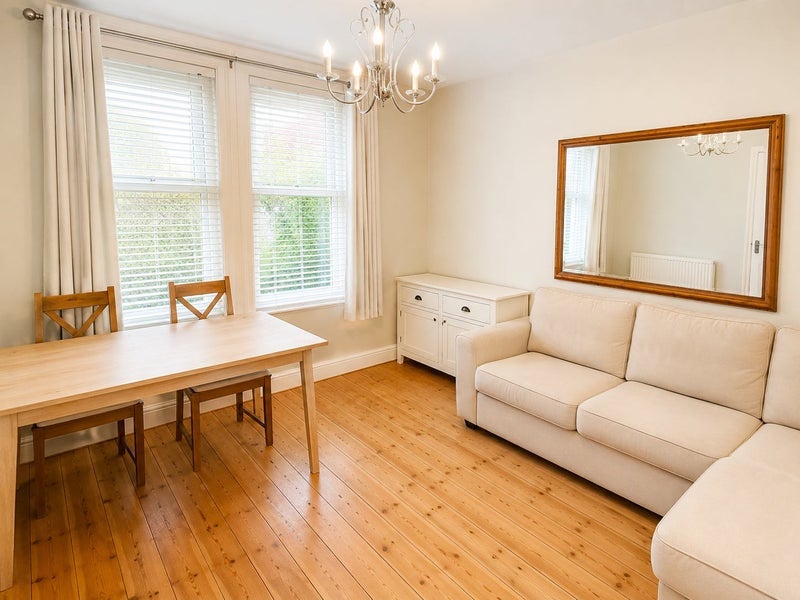Room Albert Road in Poole