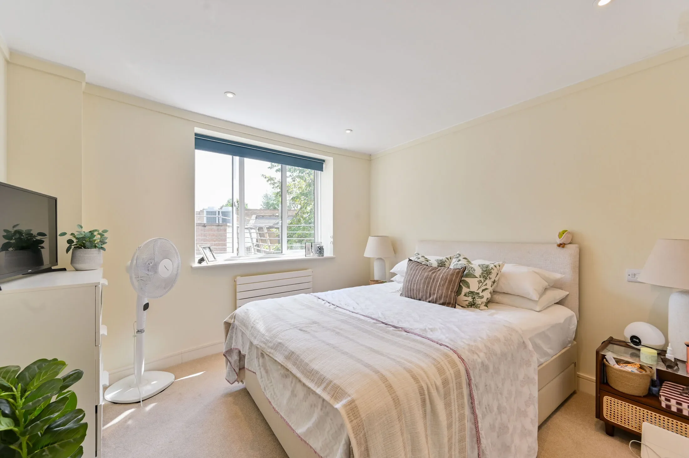 Flat Upper Richmond Road in Greater London