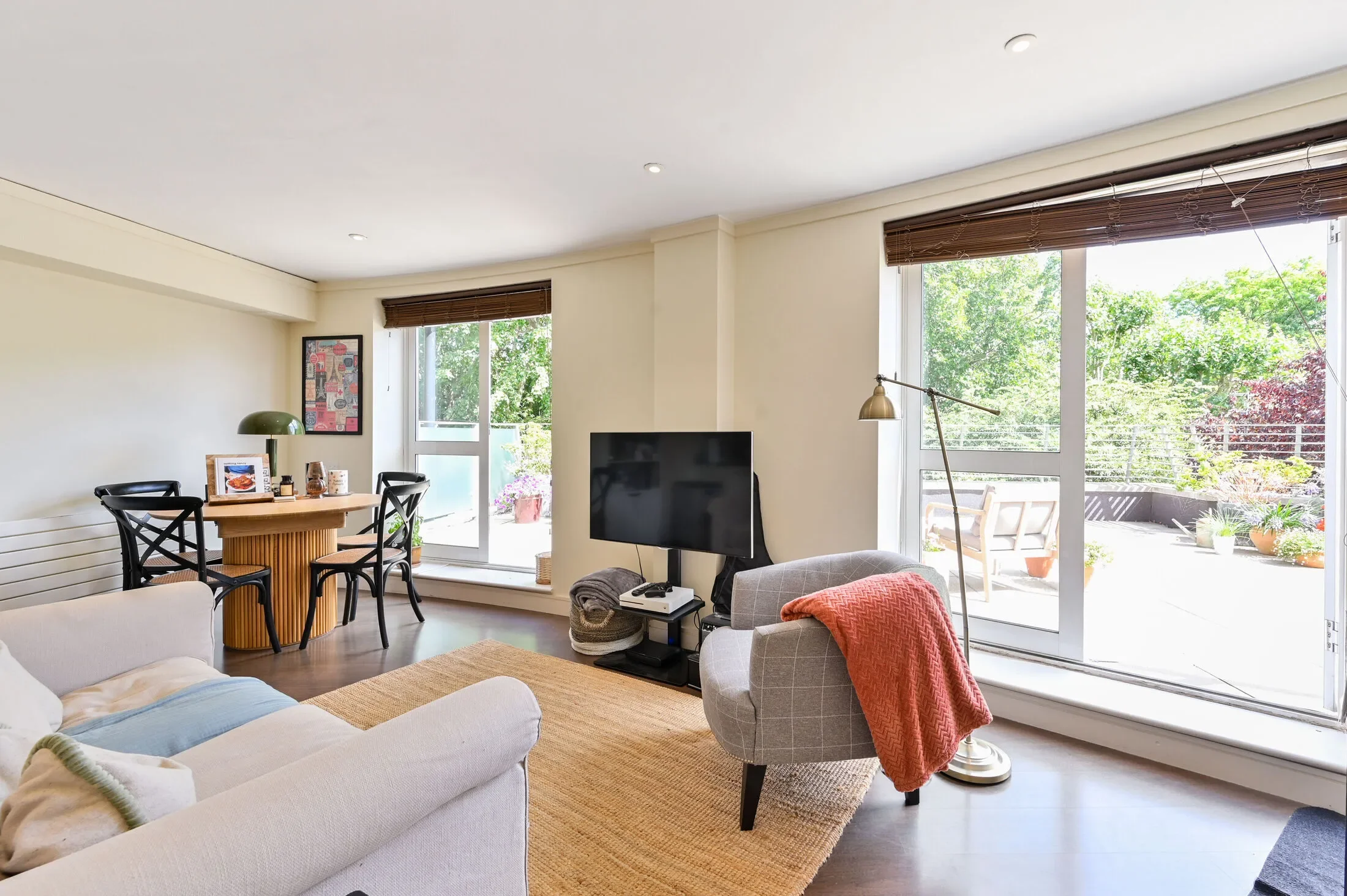 Flat Upper Richmond Road in Greater London