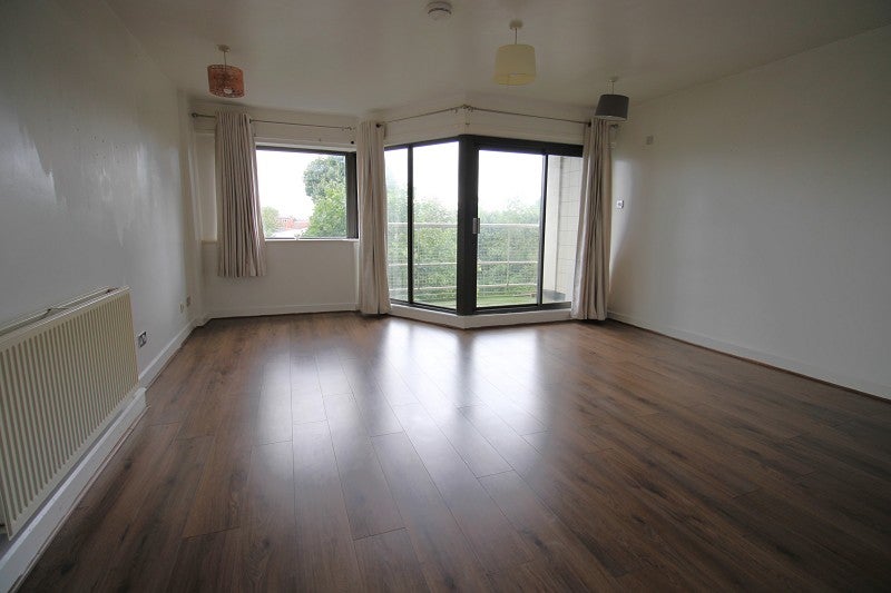 Flat Seymour Grove in Trafford