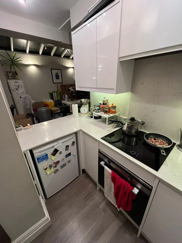 Flat Balham High Road in Greater London