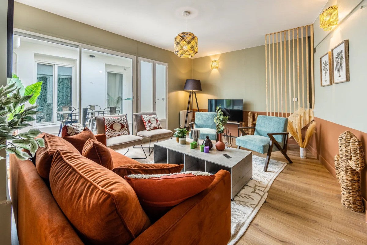 House Place Jean Ferrat in Paris