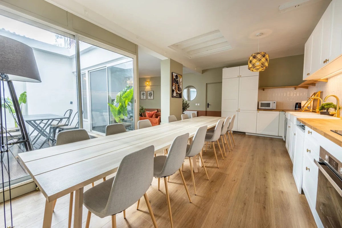 Maison Place Jean Ferrat à Paris