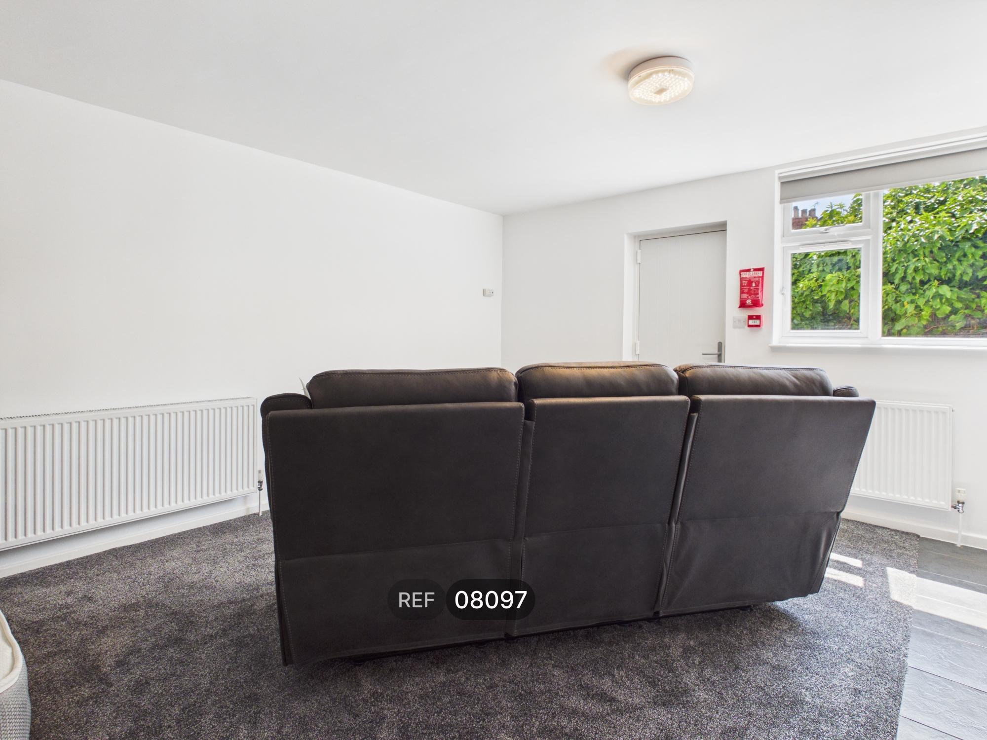 Flat Anlaby Road in Hull