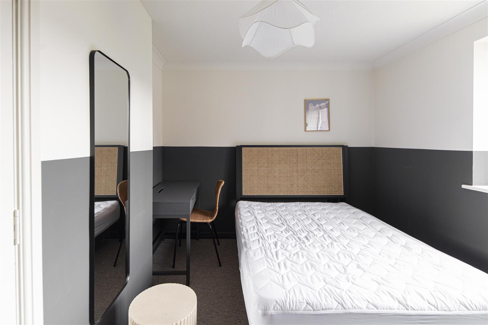 Room Hartford Court in Newcastle upon Tyne