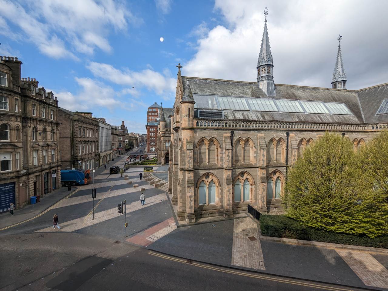 Flat Meadowside in Dundee