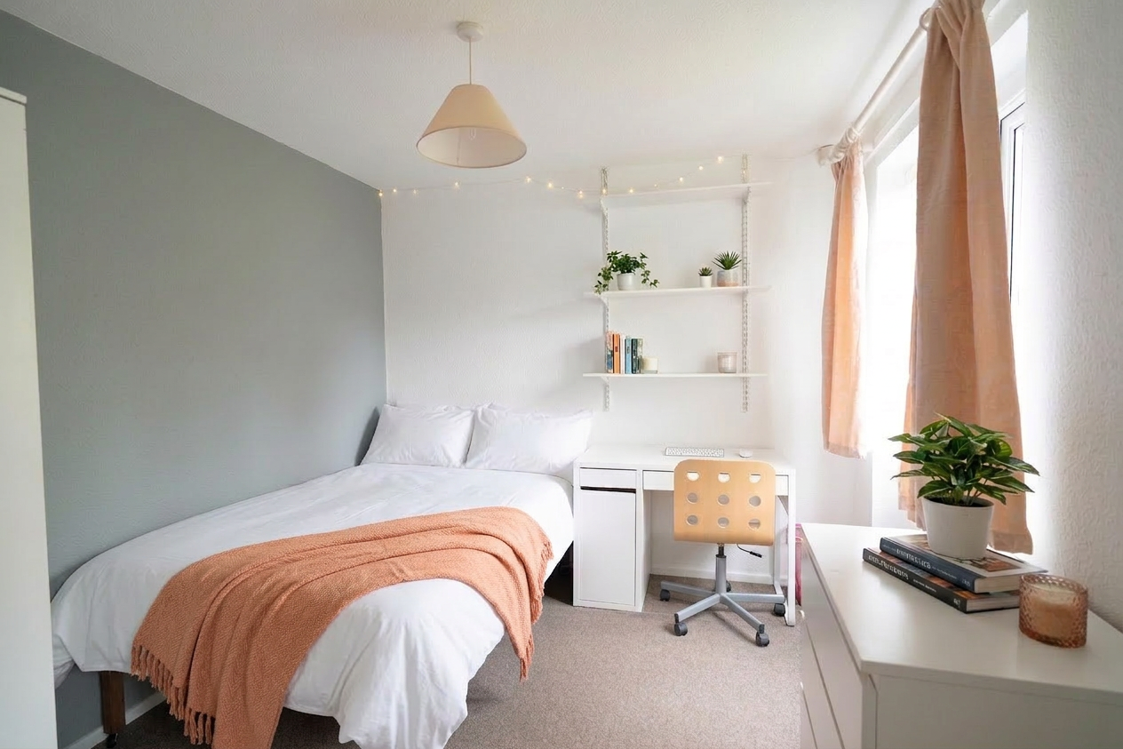 Flat Leahurst Crescent in Birmingham