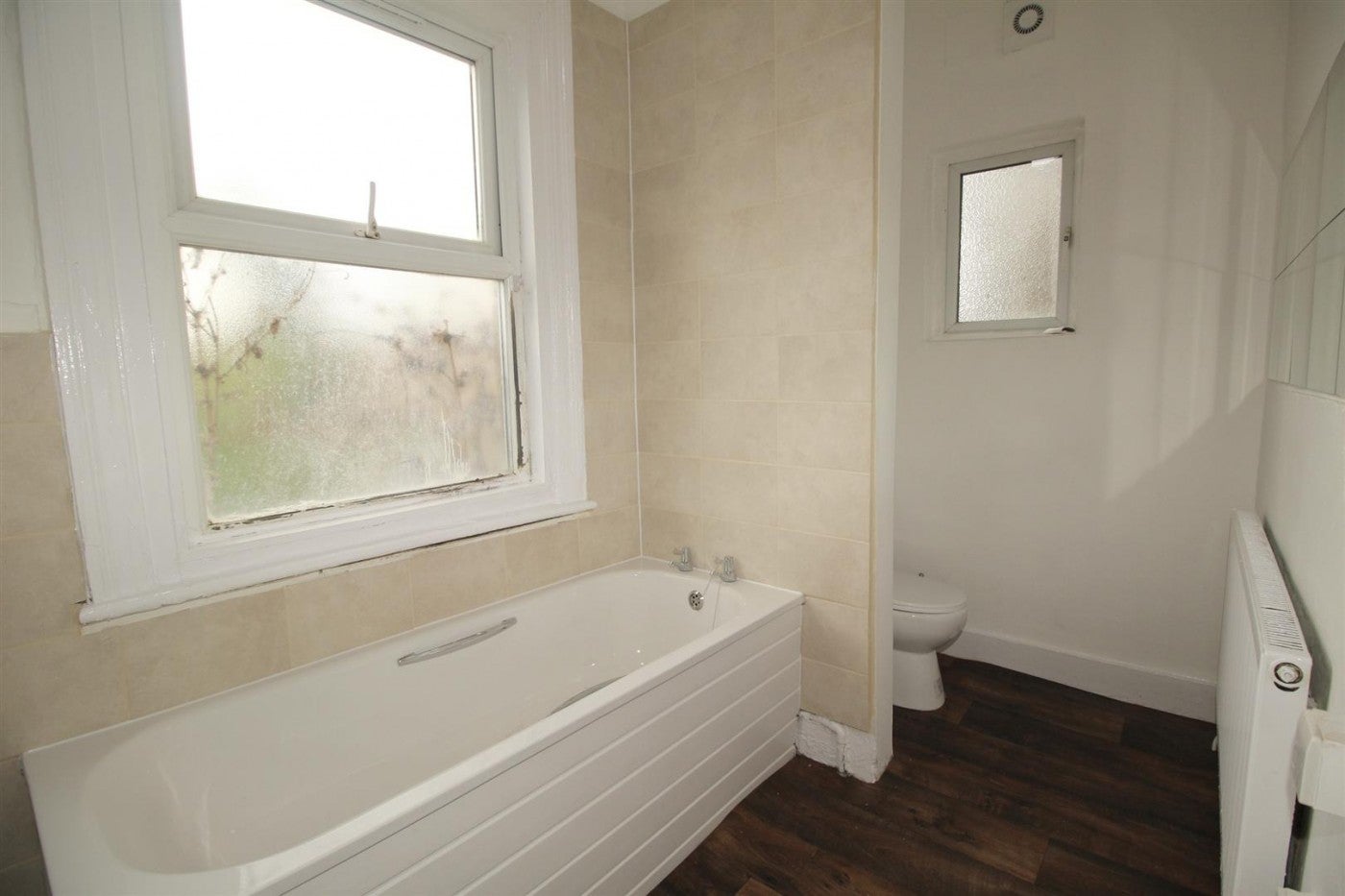 Flat Silver Street in Greater London