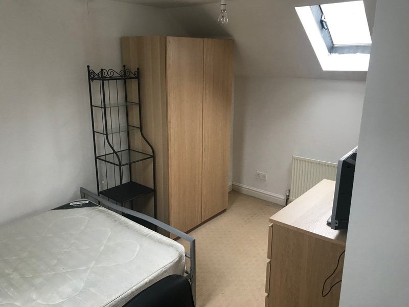 Room Rathbone Road in Sandwell