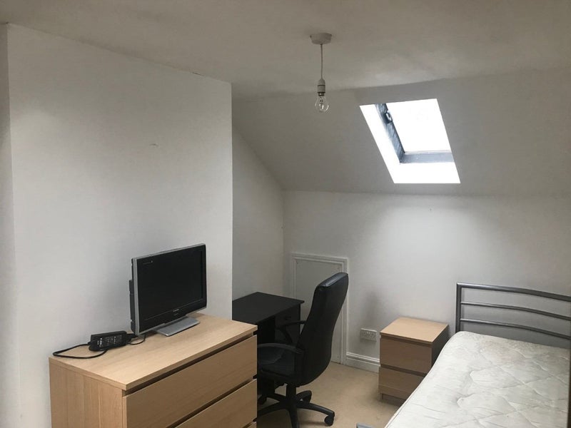Room Rathbone Road in Sandwell