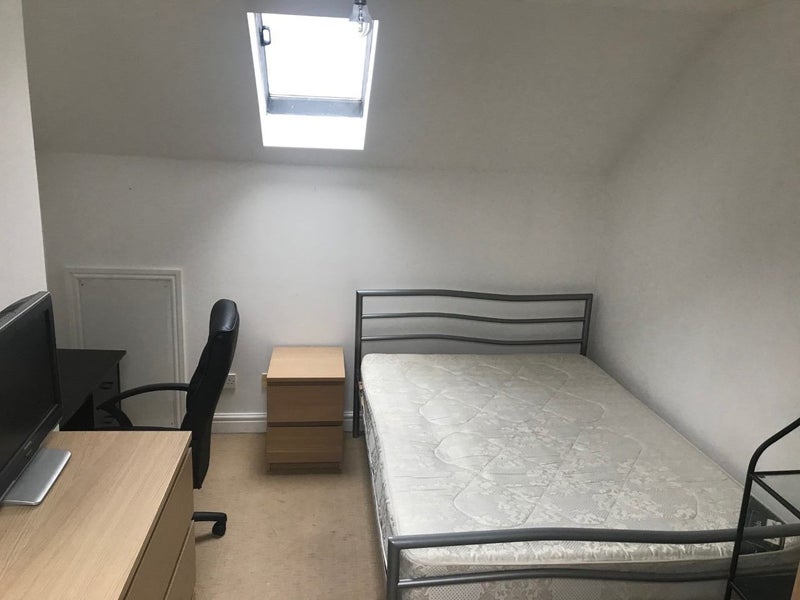 Room Rathbone Road in Sandwell