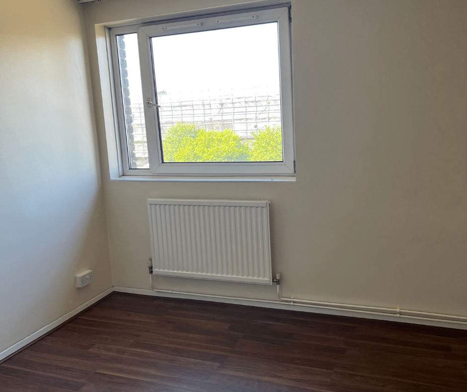 Room Wornington Road in Greater London